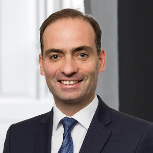 Professional Headshot portrait of Sarah O Cinneide